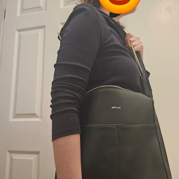 Matt & Nat | Santos Loom Crossbody Handbag (Forest) - Picture 2 of 3